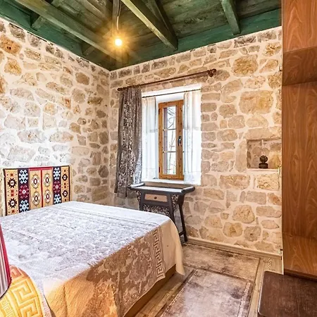 Appartement Mosaic Of 2 Stories In Stone, Views & Vuno